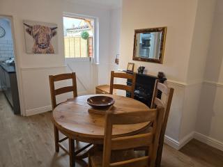 Free Parking, Outdoor Decking - Flanders Cottage - 6