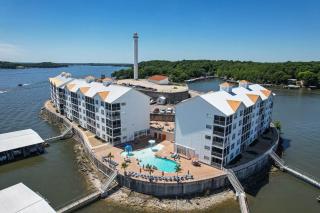 Beautiful Lakeside Oasis - Rocky Mount - 3