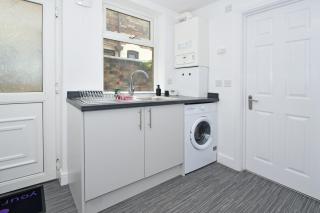 Sapphire Apartments by YourStays - Luxury 2 Bedroom Apartments in Crewe - 1
