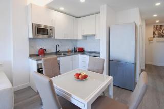 2 Bedroom Apartment with Pool, Walk to Beach & Puerto Marina - 3