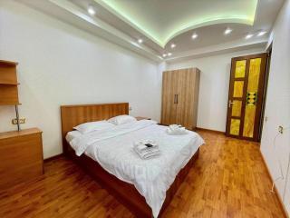 Northern Avenue , Luxury & Spacious apartment + Open Balcony with a Stunning City View , CITY CENTER - Yerevan - 1