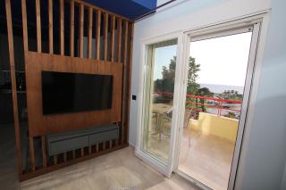 Luxury Duplex with Beach View - Golem - 1