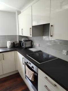 Comfortable Two Bedroom Modern Apartment - Londra - 6