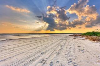Walk to the Beach Contemporary Coastal Villa Fully Remodeled Spring 2024 Expansive Balcony - Hilton Head Island - 8