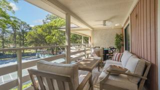 Walk to the Beach Contemporary Coastal Villa Fully Remodeled Spring 2024 Expansive Balcony - Hilton Head Island - 0