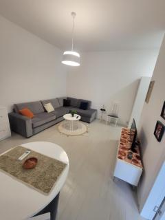 Square 21 Number 6 - 6