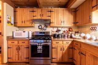 Oakwoods Cabin W/ Hot Tub Near Snow Summit - Big Bear Lake - 5
