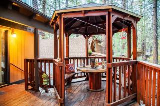 Oakwoods Cabin W/ Hot Tub Near Snow Summit - Big Bear Lake - 2