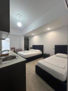 Hotel Vila Flowers - Valona - 5