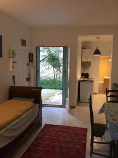 Proche du Château de Versaillles une Chambre avec Jardin - 0