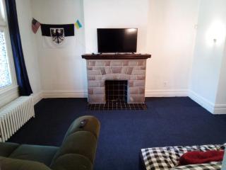 A cozy bedroom for you to relax - 1