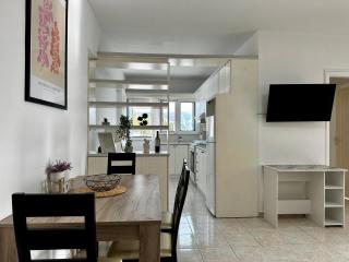 City Center, Cozy Apartment with a Stunning View - No 2 - Kos - 8