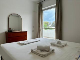 Central, Sunny & Spacious Apartment in Town - El Greco Apartments No 1 - 3