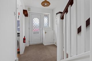 Luxurious 2-Bedroom Haven in Vibrant Robinhood: Ideal for Business or Leisure Stay - Nottingham - 7