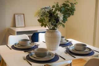 Spacious 2-Bedroom Apt, 3 Bath, For 5, Central Manchester, Parking Included, Wifi, 10 Percent OFF - 1