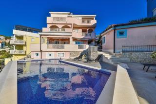 Seaside apartments with a swimming pool Razanj, Rogoznica - 9723 - Rogoznica - 9
