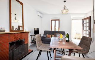 Nice Home In Bizanet With Kitchen - Bizanet - 1