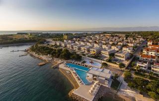 App In A Resort By The Beach - Petrčane - 2