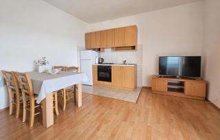 Gorgeous Apartment In Bajnice Jesenice - Krilo - 6