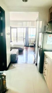 Standard room near greenbelt 1 - Manila - 9