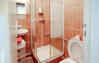1 Bedroom Cozy Apartment In Montreuil - 9