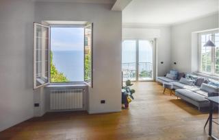 2 Bedroom Lovely Apartment In Genova - Genova - 9