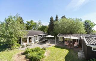 4 Bedroom Amazing Home In Dronningmølle - Dronningmølle - 0