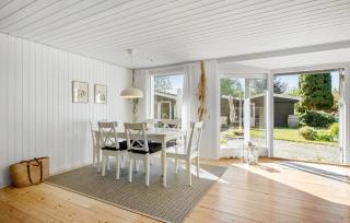 4 Bedroom Amazing Home In Dronningmølle - Dronningmølle - 9