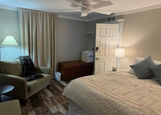 Inn Between the Lakes - 7