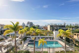 Burleigh Beachside Retreat - 0