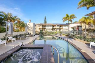 Burleigh Beachside Retreat - 8