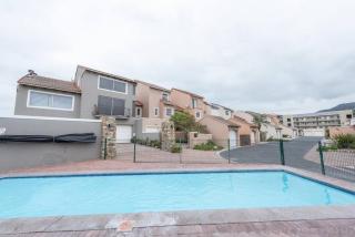 Sunrise Vista: Ocean & Mountain views, Boho-Chic - Cape Town - 2
