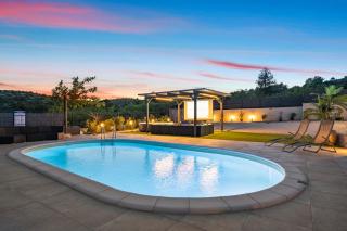 Villa VERONICA with CINEMA PROJECTOR by the HEATED POOL and JACUZZI - Šibenik - 1