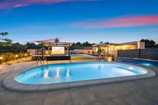 Villa VERONICA with CINEMA PROJECTOR by the HEATED POOL and JACUZZI - Šibenik - 6