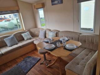 The summer golden gate towyn - 1