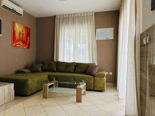 Cozy apartment Novalja, 6+2 (Zrće 2km) - Novalja - 0