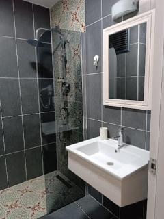 Limis Hotel - 2