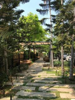 1 Bed 1 Bath - Serviced Apartment Near City Center With Rooftop Pool and Gym - 4