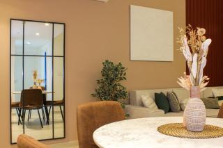 RH- Luxury Living, Central 1-Bedroom near DIFC, High Floor, 8 mins walk to Dubai Mall - Dubai - 2
