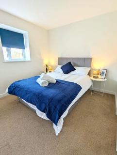 3-Bed, Sleeps 6, 3 Bath, Parking, WiFi - Watton - 6