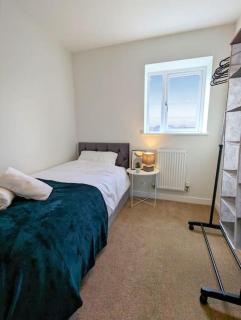 3-Bed, Sleeps 6, 3 Bath, Parking, WiFi - Watton - 5
