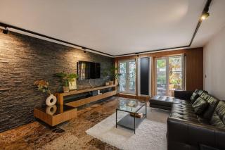 Deluxe 2-Bed Apartment with 24 Hour Security & Private Terrace - Londra - 0