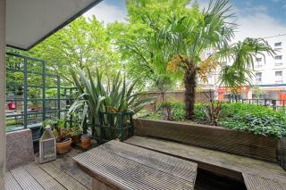 Deluxe 2-Bed Apartment with 24 Hour Security & Private Terrace - 8