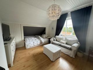 Koselig hus med stor og solrik hage - 5