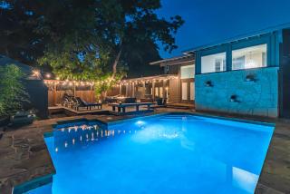 Private Pool Retreat near Airport & Pearl - 1
