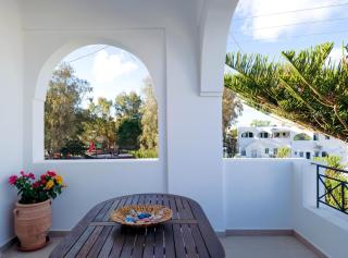 Betty's Serenity House - Kamari - 4