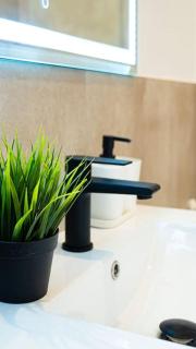 Komfortowy Apartament w Centrum - 8