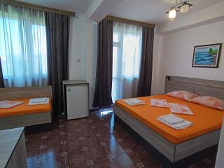 Coral Family Hotel - Chernomorets - 2
