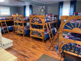 Ellis House Trail Lodging Sleeps 16 - Gilbert - 6