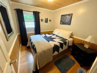 Ellis House Trail Lodging Sleeps 16 - Gilbert - 5
